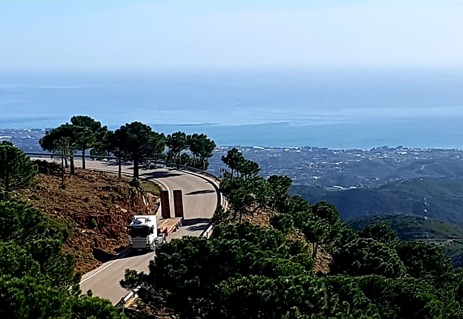 paisaje de carretera con naturaleza